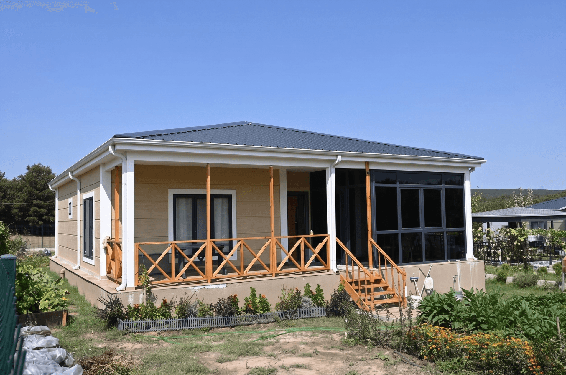 Verandalı Ahşap Kaplama Bungalov